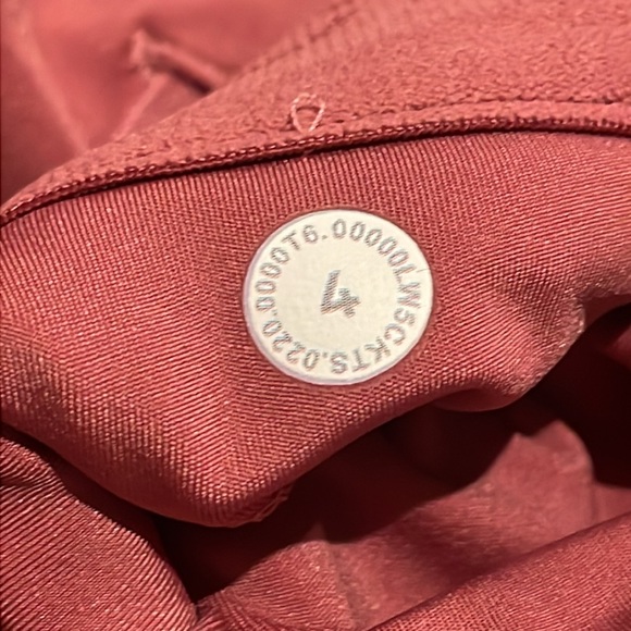 Lululemon Fast and Free Super High Rise Tight 25" in Elite
Cherry - Picture 4 of 9